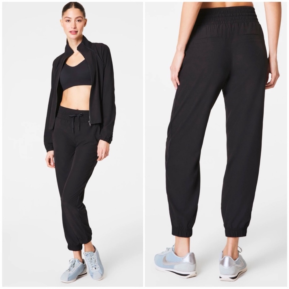 NWT SPANX on the move jogger pants in very black Medium